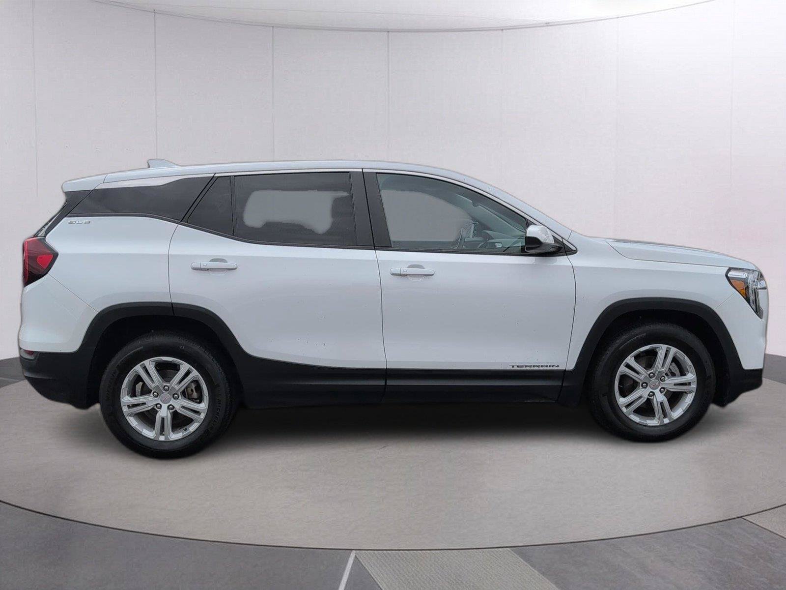 Certified 2024 GMC Terrain SLE FWD image 8