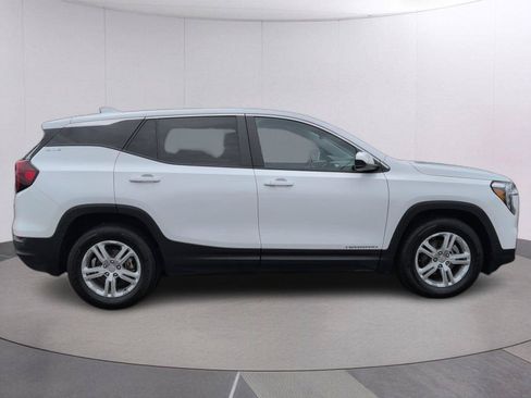 Used 2024 GMC Terrain SLE FWD image 8