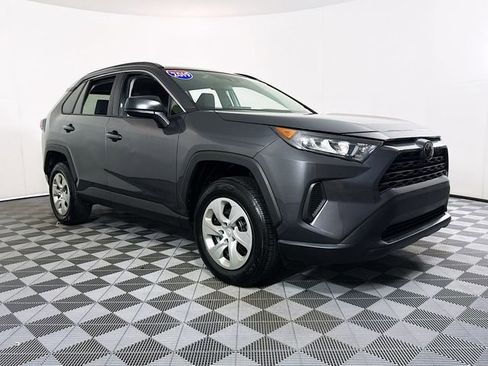 Used 2019 Toyota RAV4 LE image 1