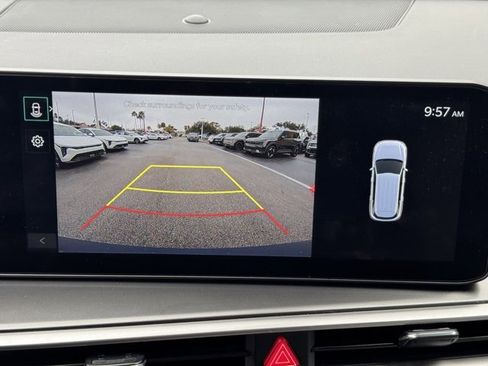 Used 2025 Kia Sorento S image 19