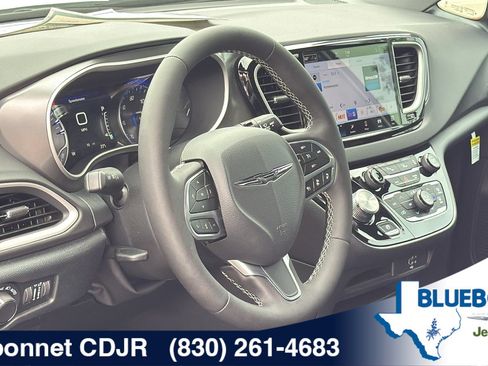 New 2026 Chrysler Voyager LX FWD image 9