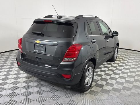 Used 2018 Chevrolet Trax LT w/ LT Convenience Package FWD image 5