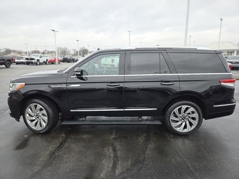 Used 2024 Lincoln Navigator Premiere image 29