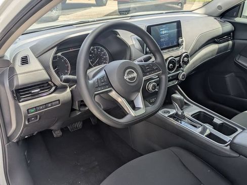 Used 2024 Nissan Sentra SV FWD image 32