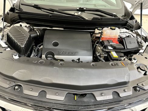 Used 2024 Buick Enclave Premium image 36