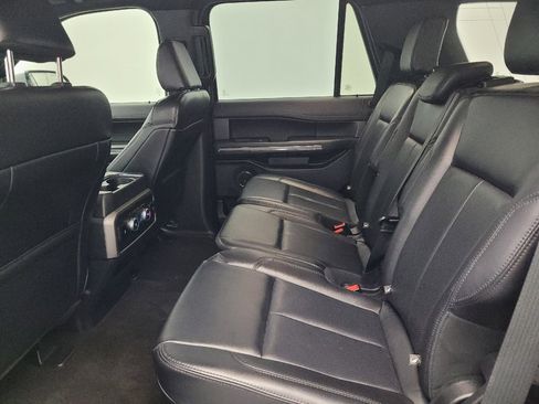Used 2021 Ford Expedition XLT image 18