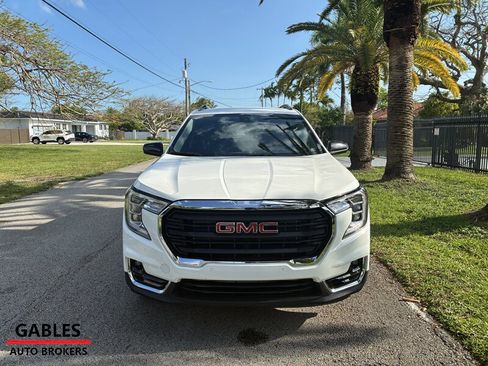 Used 2023 GMC Terrain SLT w/ Elevation Edition AWD/4WD image 2