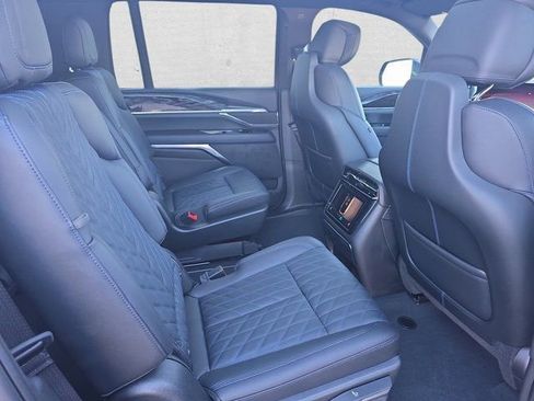 Used 2026 Cadillac Escalade IQL Sport 1 w/ LPO, ONYX Package image 11