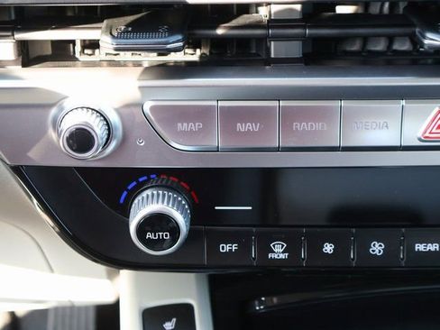 New 2025 Kia Telluride S image 25