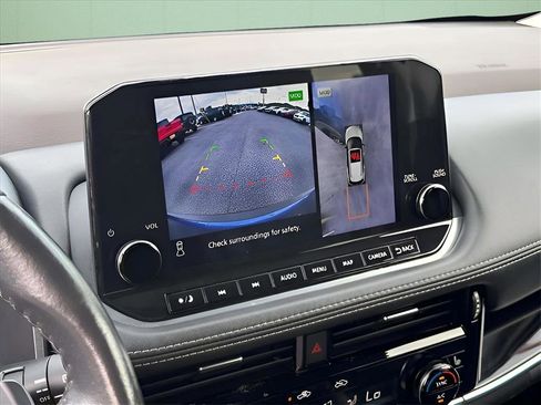 Used 2023 Nissan Rogue SL w/ SL Premium Package image 4