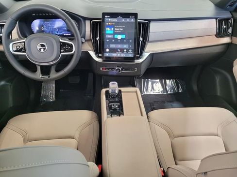 New 2026 Volvo XC90 B6 Plus w/ Protection Package Premier AWD/4WD image 11