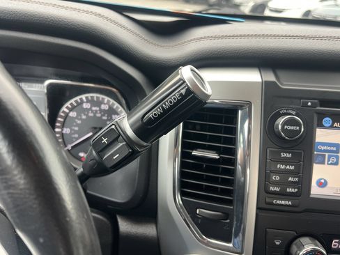 Used 2018 Nissan Titan SL w/ Chrome Package RWD image 12