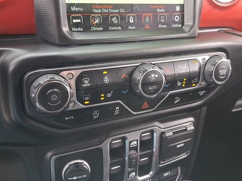 Used 2021 Jeep Wrangler Unlimited Rubicon AWD/4WD image 15