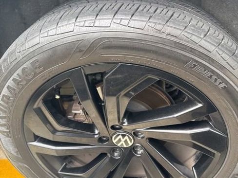 Used 2023 Volkswagen Atlas SE w/ Panoramic Sunroof Package image 21