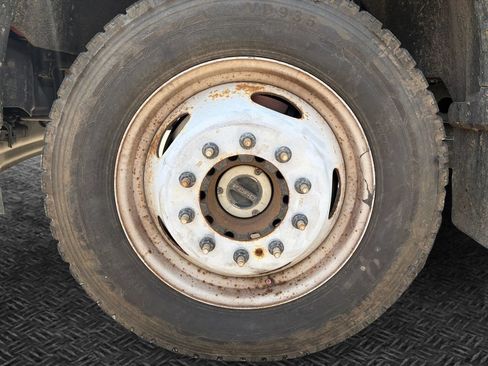 Used 2023 Ford F550 4x4 Regular Cab Super Duty image 11
