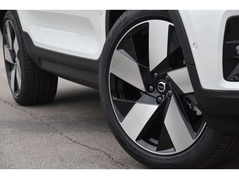 Certified 2024 Volvo C40 P8 Recharge Plus w/ Climate Package image 7