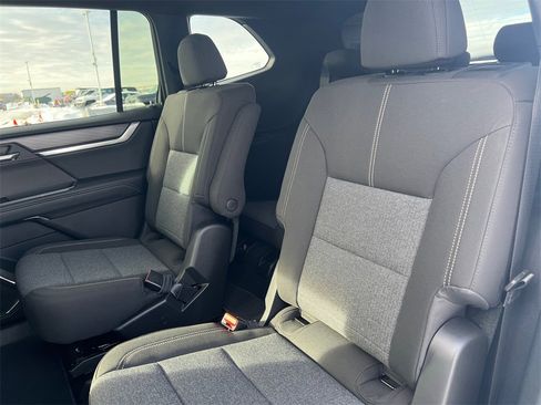 New 2026 GMC Acadia Elevation image 30