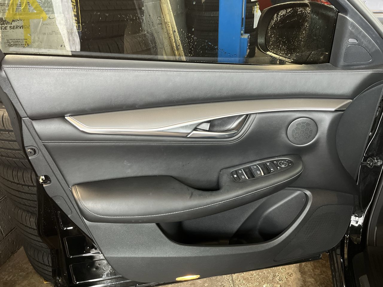 Used 2023 INFINITI QX55 Luxe w/ Cargo Package AWD/4WD image 2