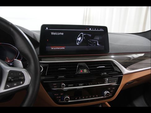 Used 2023 BMW 540i xDrive w/ M Sport Package AWD/4WD image 9
