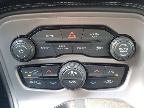 Used 2023 Dodge Challenger R/T w/ Plus Package image 30