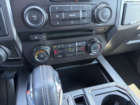 Used 2018 Ford F150 XLT w/ Equipment Group 302A Luxury AWD/4WD image 24