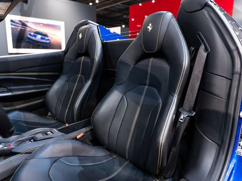 Certified 2021 Ferrari F8 Tributo RWD image 4
