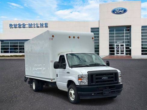 Used 2024 Ford E-350 and Econoline 350 Super Duty w/ Power Windows & Locks Group RWD image 1