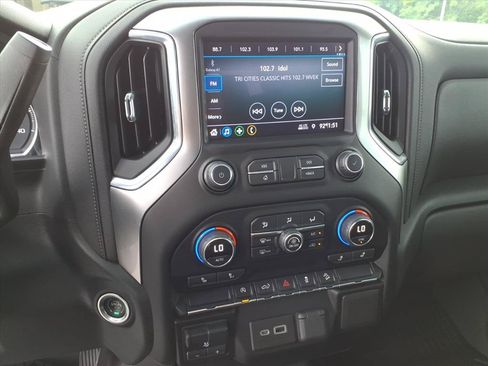 Used 2021 Chevrolet Silverado 1500 RST AWD/4WD image 16
