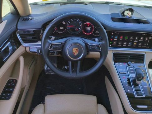 Used 2022 Porsche Panamera image 15