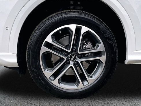 Used 2025 Audi Q5 Premium w/ Convenience Package image 34