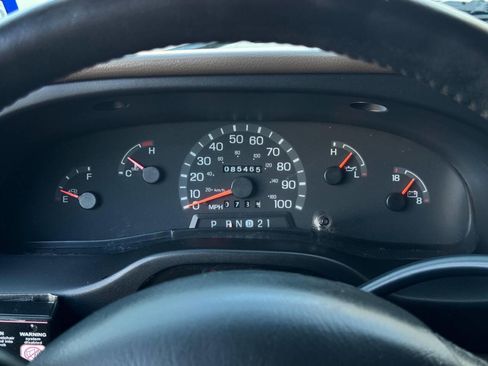 Used 1999 Ford E-250 and Econoline 250 image 40