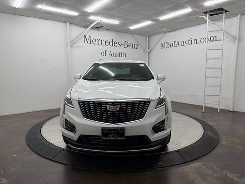 Used 2020 Cadillac XT5 Premium Luxury FWD image 2