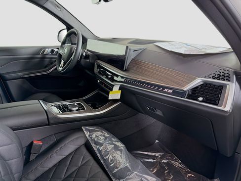 New 2026 BMW X5 xDrive40i w/ Climate Comfort Package image 32
