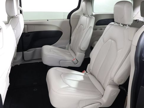 Used 2021 Chrysler Voyager Lxi FWD image 27