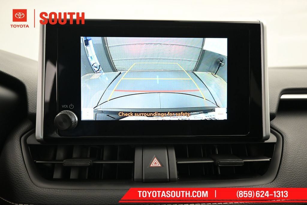 Used 2025 Toyota RAV4 XLE AWD/4WD image 18