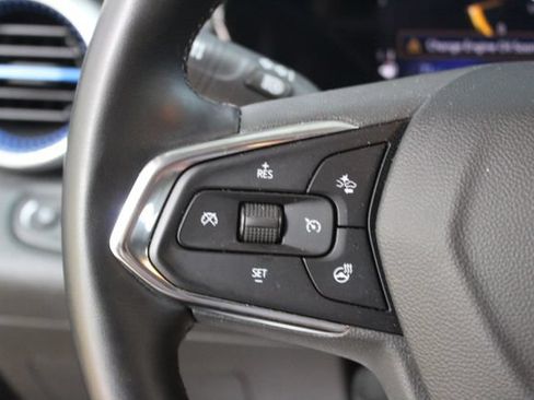 Used 2024 Chevrolet Trax LT w/ Driver Confidence Package FWD image 16