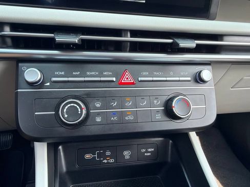 Certified 2025 Hyundai Tucson SE FWD image 16