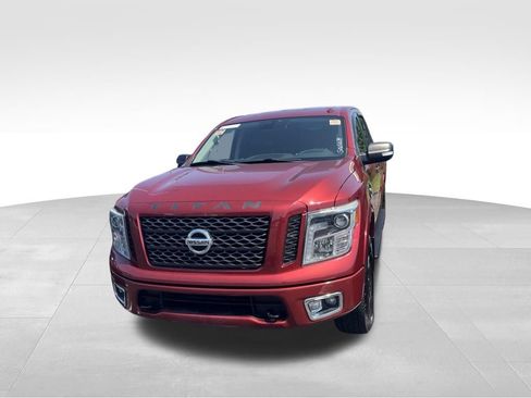 Used 2017 Nissan Titan PRO-4X AWD/4WD image 4