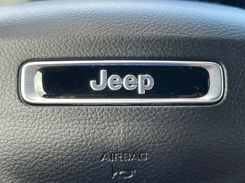 Used 2024 Jeep Grand Cherokee Limited w/ Luxury Tech Group II AWD/4WD image 51