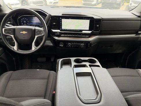 Used 2023 Chevrolet Silverado 1500 LT AWD/4WD image 2