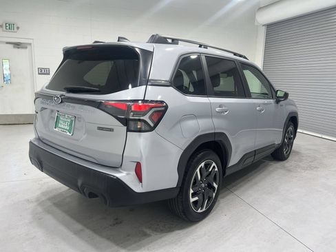 Certified 2025 Subaru Forester Premium AWD/4WD image 8