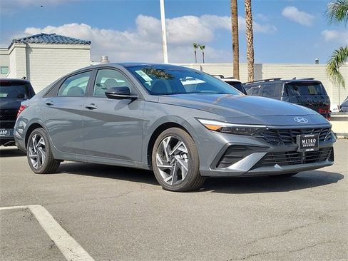 New 2025 Hyundai Elantra SEL image 27