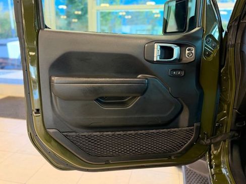 Used 2024 Jeep Wrangler Unlimited AWD/4WD image 18