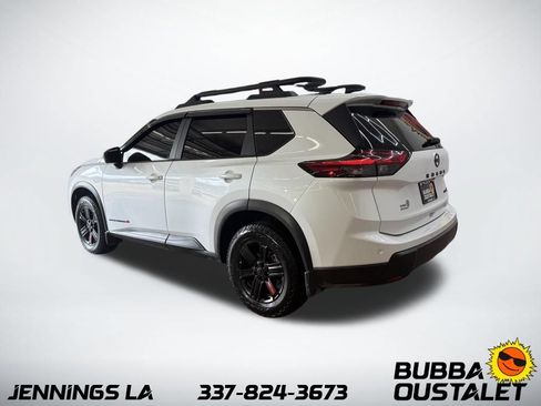 Used 2025 Nissan Rogue SV AWD/4WD image 3