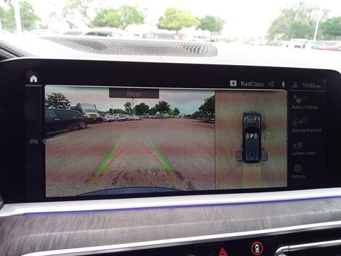 Used 2022 BMW X5 xDrive40i w/ M Sport Package image 23