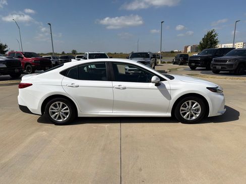 Used 2025 Toyota Camry LE FWD image 6