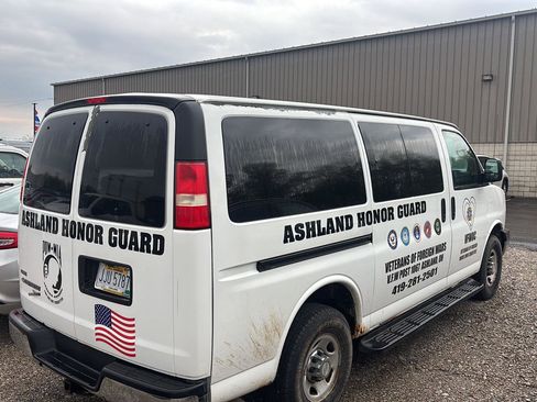 Used 2011 Chevrolet Express 3500 LT w/ LT Preferred Equipment Group RWD image 3