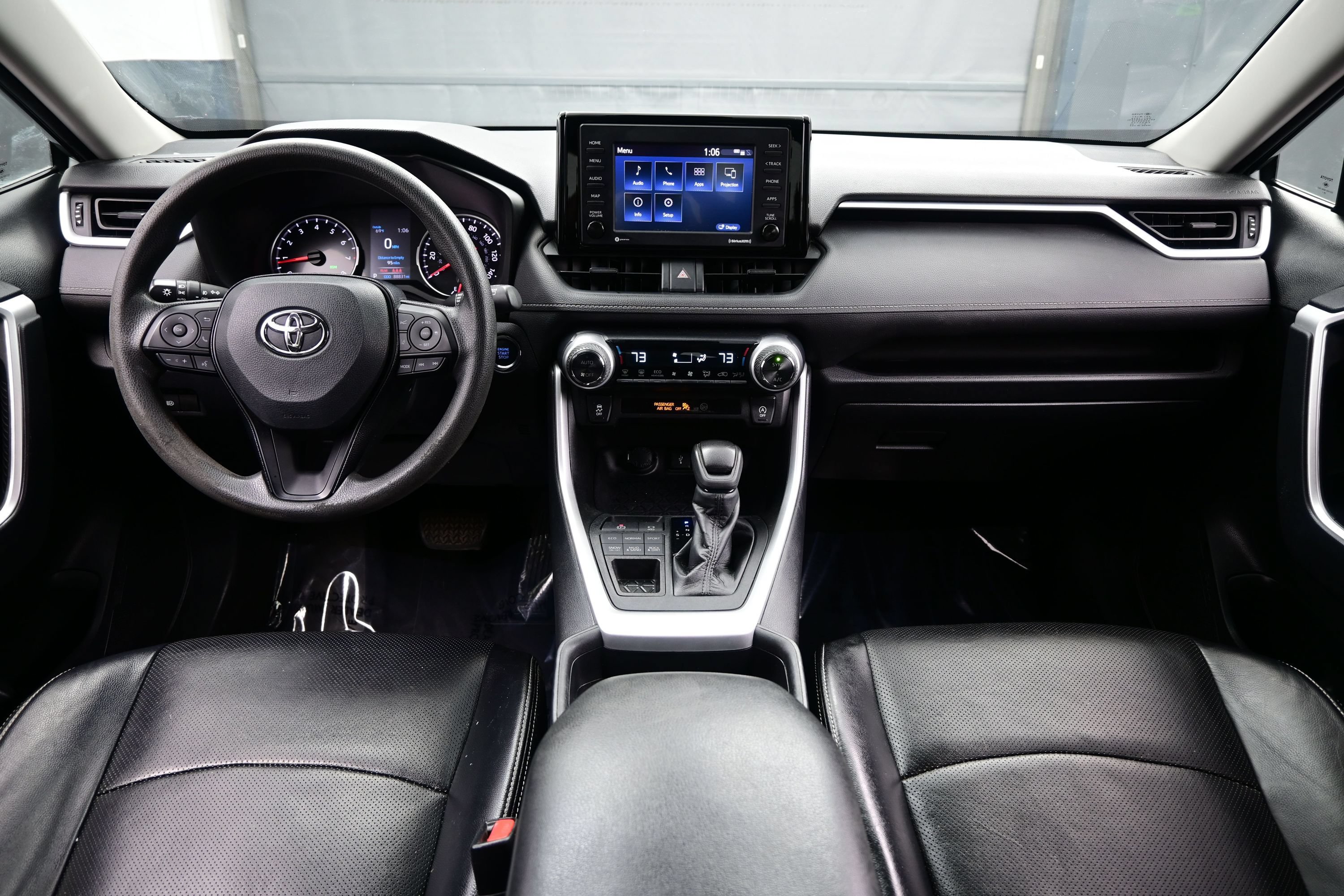 Used 2021 Toyota RAV4 XLE AWD/4WD image 17