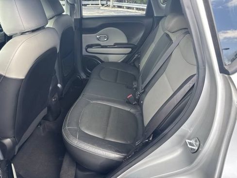 Used 2017 Kia Soul + w/ Primo Package FWD image 7