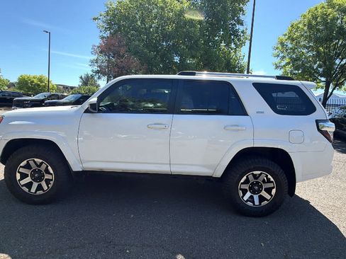 Used 2019 Toyota 4Runner SR5 AWD/4WD image 8